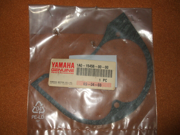 Yamaha RD250 RD400 Gasket Oil Cover  1A0-15456-00 Original NEU 1A0-15456-00 Genuine spare part – MG-Teileshop